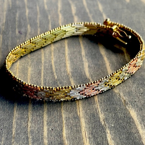 Tri-Color Bracelet with Clasp - Picture 1 of 5